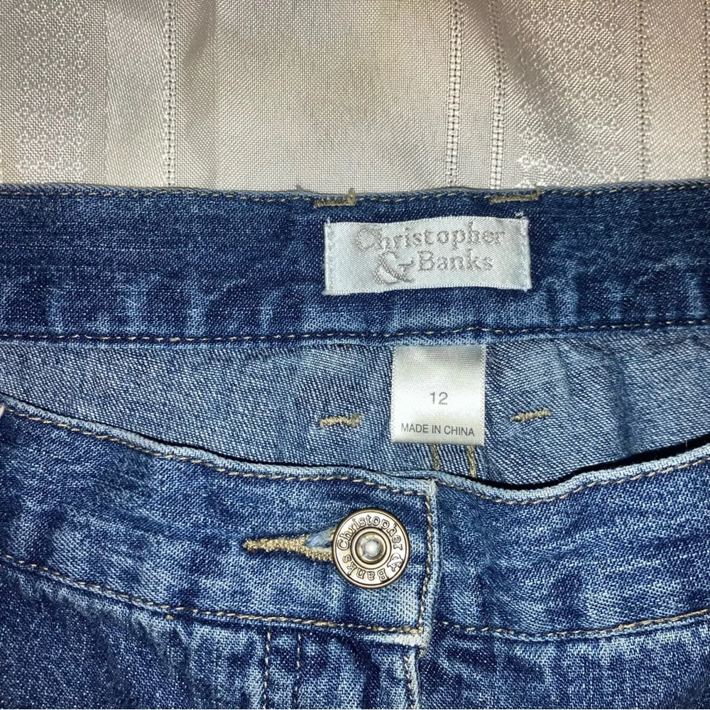 So Cool Christopher & Banks Flower Embroidered Blue Jeans Size 12 Boho - Picture 7 of 8